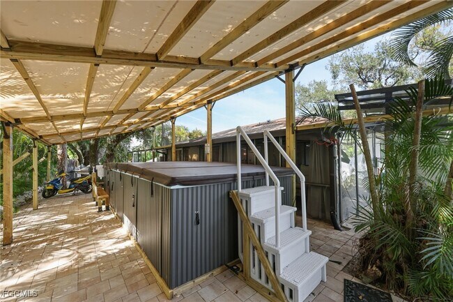 Building Photo - 13529 Island Rd