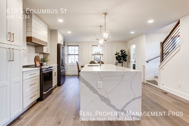 Building Photo - Stunning Corner Townhouse, Old Town Alexan...