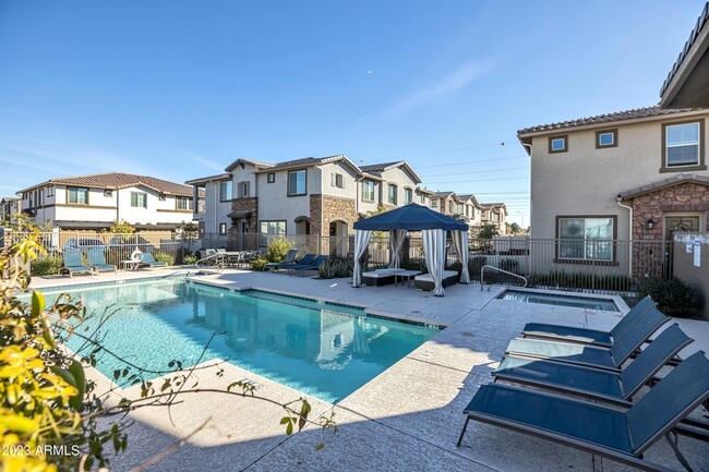 Building Photo - 4100 S Pinelake Way