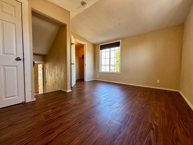 Building Photo - 226 Nigh St