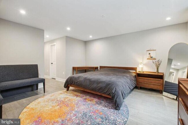 Building Photo - Available Now! Two Bed // Two Bath in Ecki...