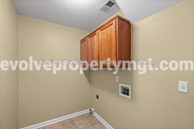 Building Photo - 6606 Baudette Cove