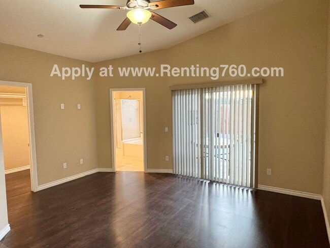 Building Photo - Gorgeous & Spacious 4 Bed Home