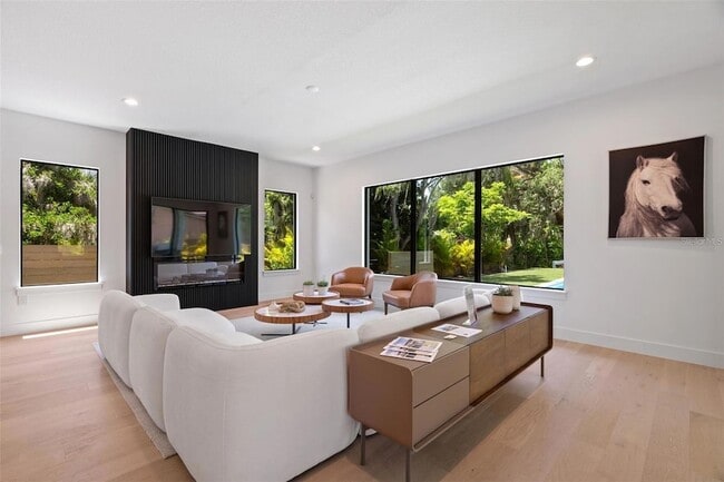 Building Photo - 6564 Lagoon St