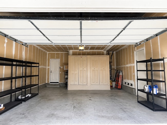 Building Photo - 2103 Maidenhair Way