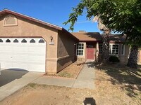 Building Photo - Charming Home