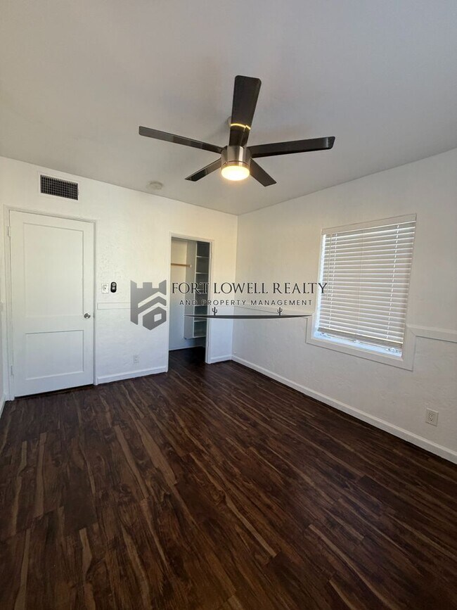 Building Photo - Welcome to this charming 2-bedroom, 1-bathroom + Den!