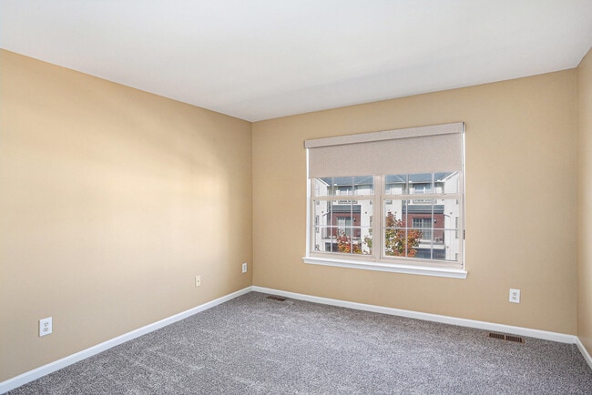 Building Photo - 3253 Newbury Pl