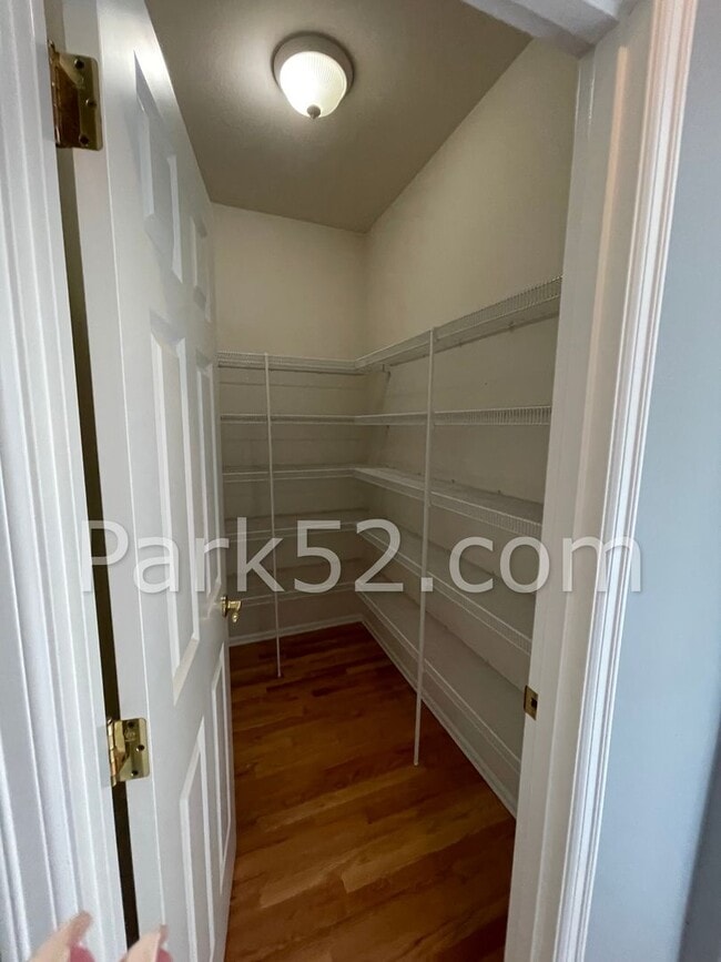 Building Photo - Browns Point Tacoma 3 Bedroom Single Famil...