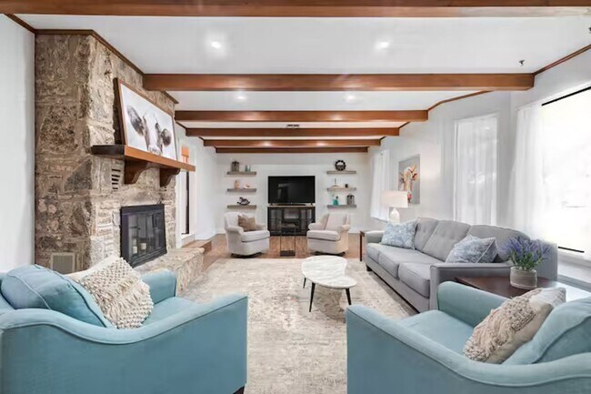 Building Photo - 3 Bed, 3 Bath Home with Expansive Kitchen, Two Living Areas & Private Suite
