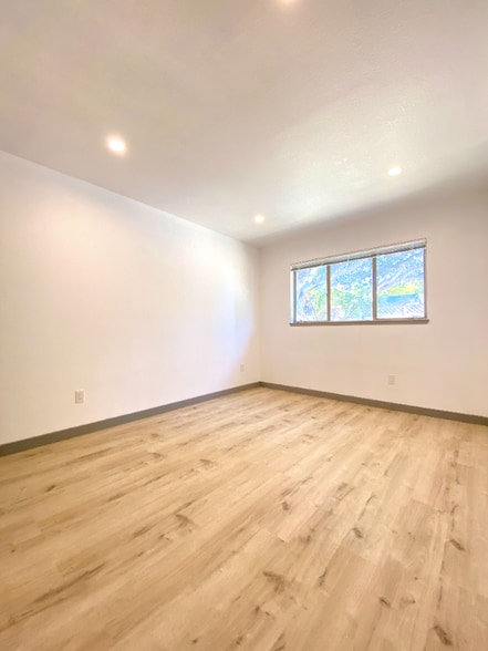 Building Photo - 635 N Delaware St