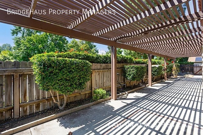 Building Photo - 5653 Tumbleweed Way