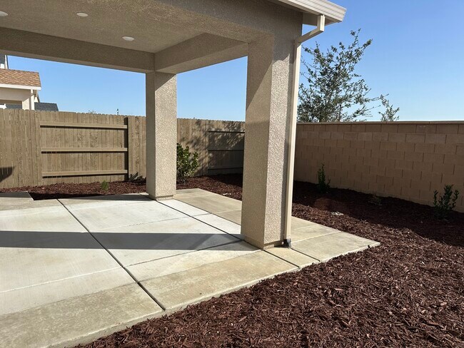 Building Photo - 3040 Vaughn Way
