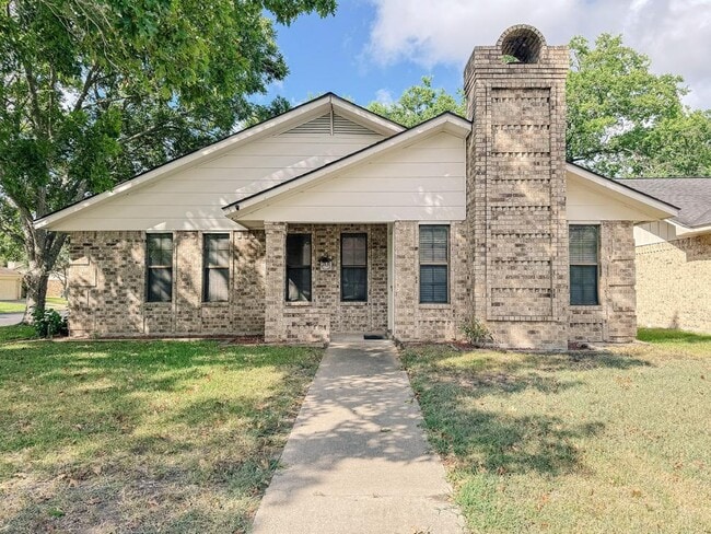 Primary Photo - 201 Byron Dr