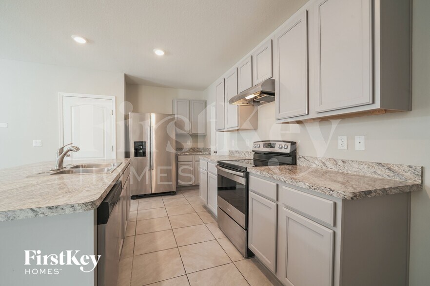 Building Photo - 1055 Andean Ln