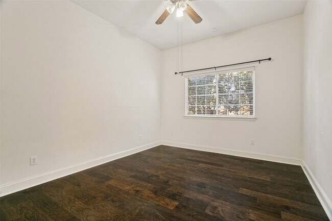 Building Photo - 9028 Bottlebrush Ln