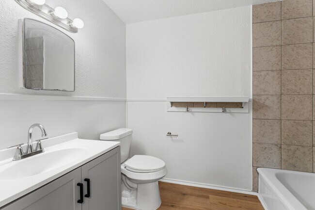 Building Photo - 1500 J J Flewellen Rd