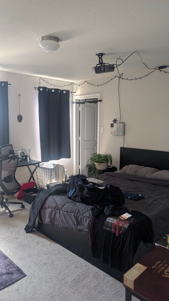 Building Photo - Room in House on Flatiron Clf