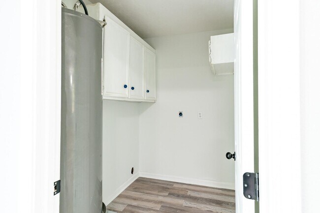 Building Photo - 2036 County Rd 3434N