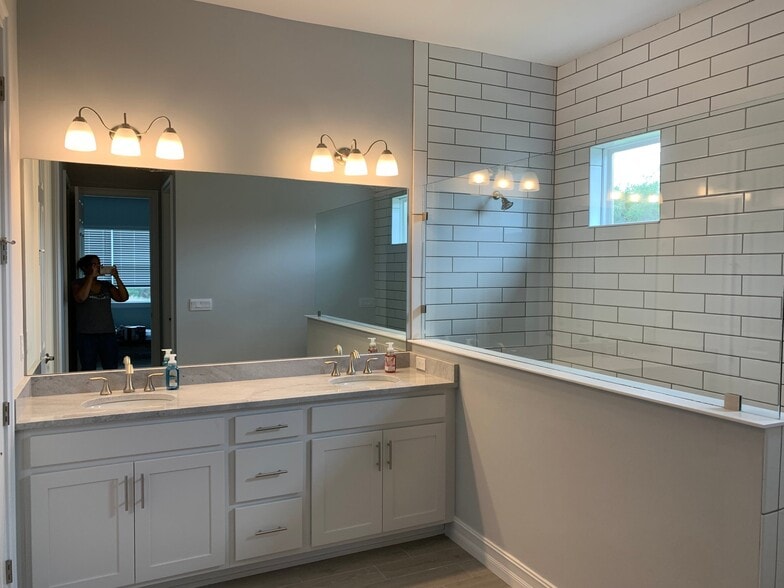 Building Photo - 2181 Hickeys Creekside Dr