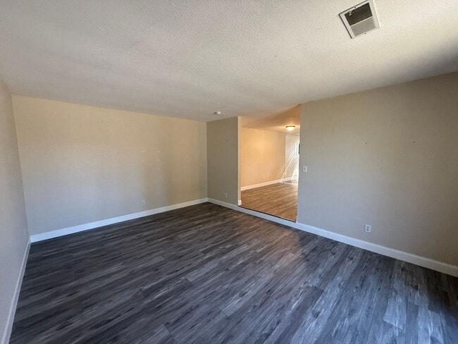 Building Photo - Updated single story home located in Ceres!