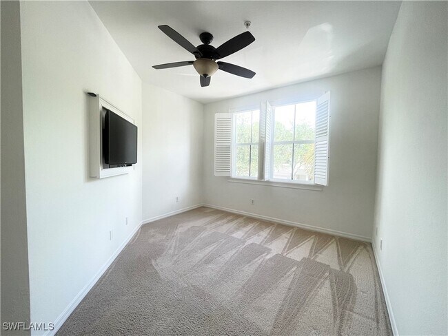 Building Photo - 1370 Mariposa Cir