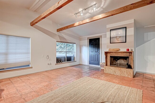 Building Photo - 1612 W Alabama St