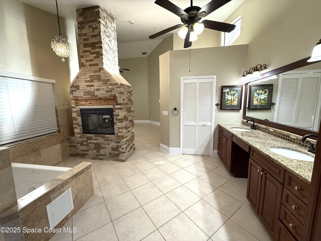 Building Photo - 108 Windward Way