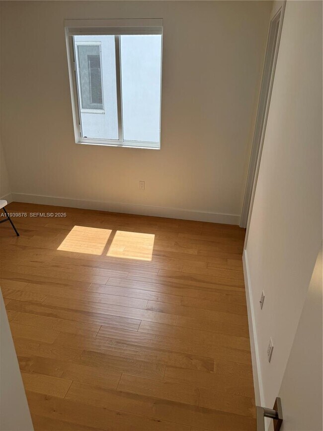 Building Photo - 7547 NW 98th Ave