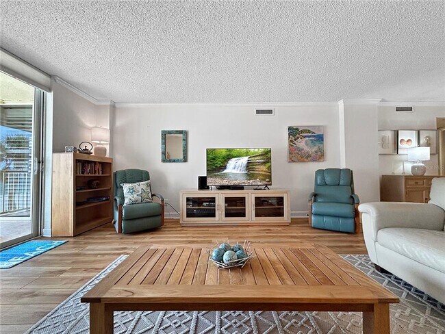 Building Photo - 4325 Gulf of Mexico Dr