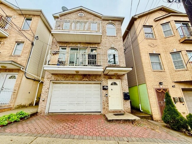 Building Photo - 45 Terhune Ave