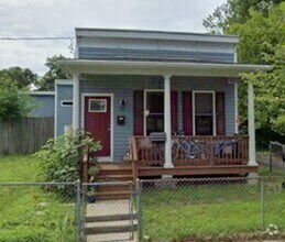 Building Photo - Spacious & Modern 3Bd|2Ba House tucked awa...