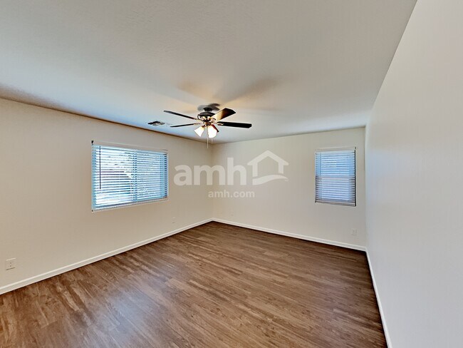 Building Photo - 16213 W Custer Ln