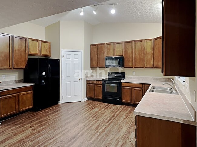 Building Photo - 520 Stone Shadow Drive