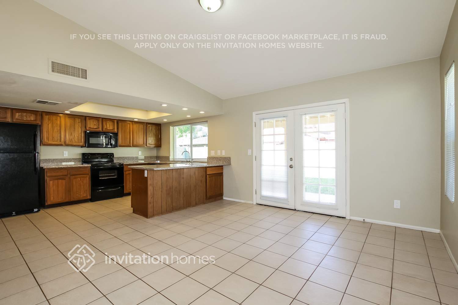 Building Photo - 5634 W Altadena Ave