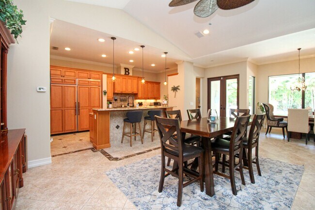 Building Photo - ** THE MOORINGS ** SINGLE FAMILY HOME 3 PL...