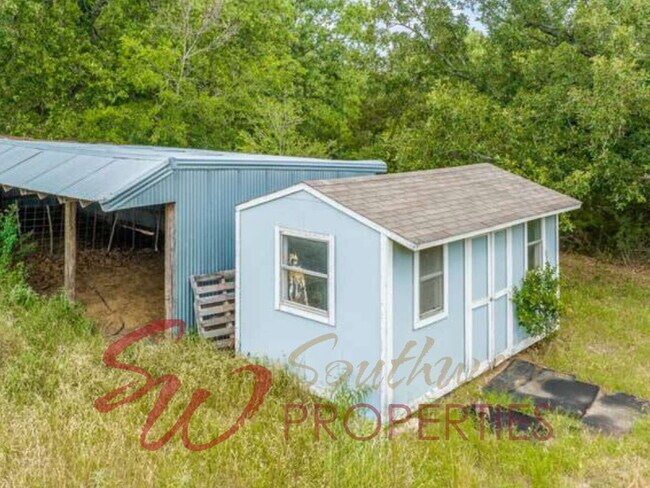 Building Photo - Beautiful Country Rental on Approximately 8 Acres Near Three Way
