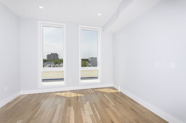 Building Photo - 124 Brunswick St