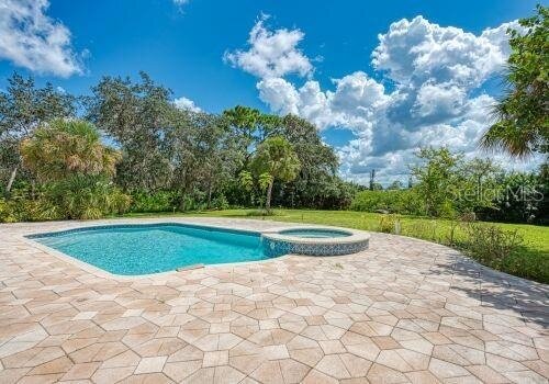 Building Photo - 1648 Bayshore Dr