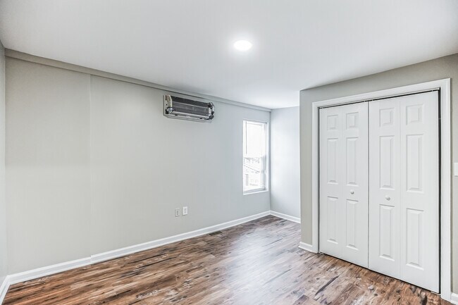 Building Photo - 203 Ford St