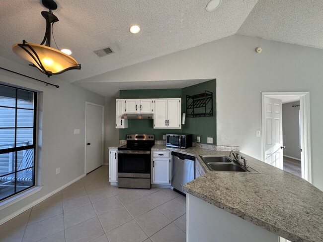 Building Photo - 1500 Kruse Dr