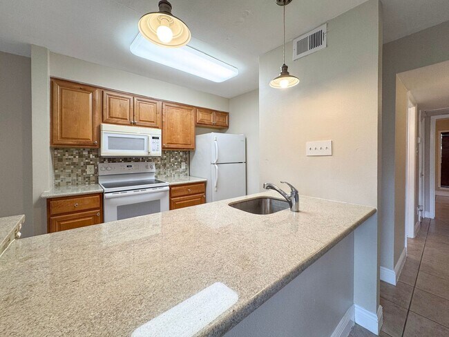 Building Photo - 3843