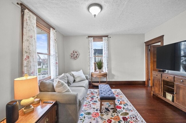 Building Photo - 2929 Newman St