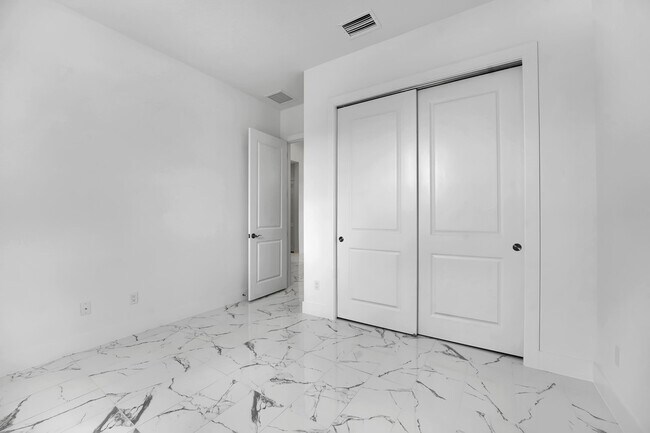 Building Photo - 9533 St Germain Dr