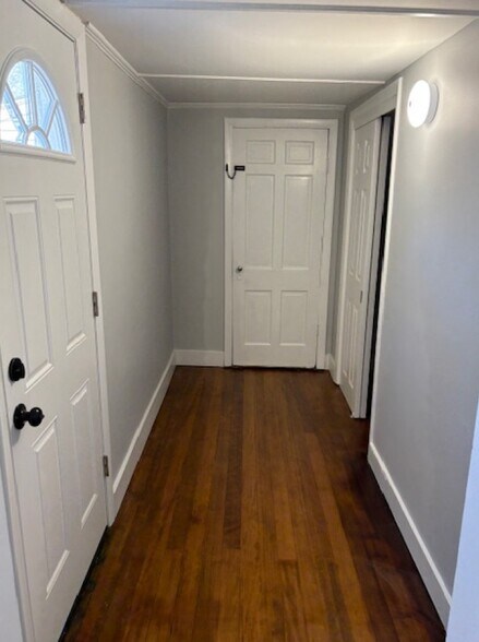 Building Photo - 50 Old West High St