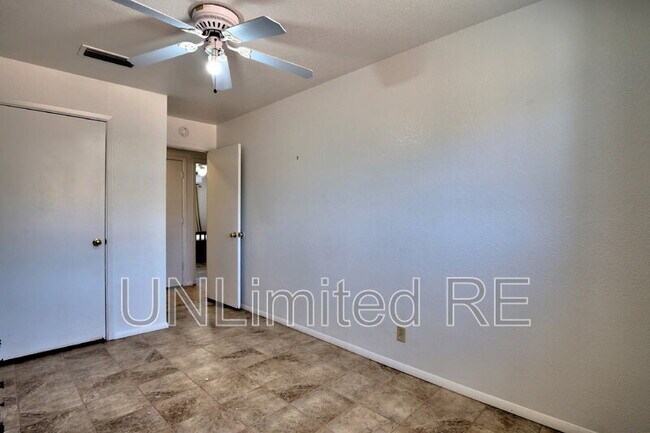 Building Photo - 37339 Buckskin Cir