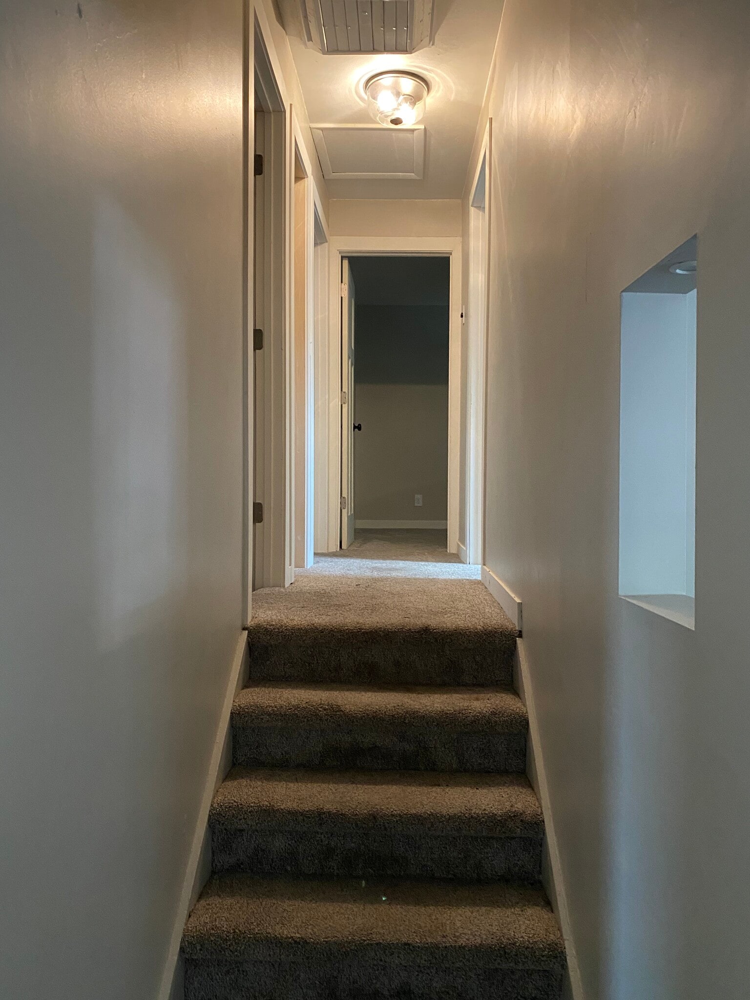 Building Photo - 640 S Sunset Dr