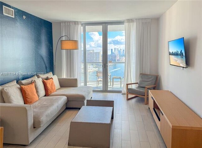 Building Photo - 2602 E Hallandale Beach Blvd