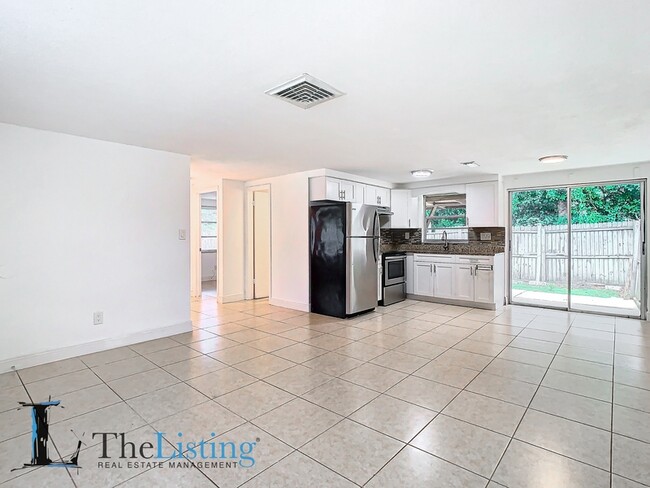 Building Photo - 1521 Swordbill Dr