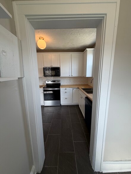 Building Photo - 3827 Central Ave